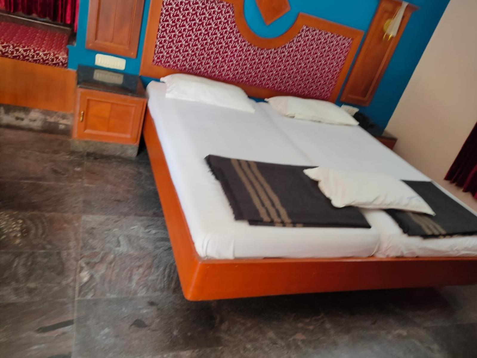 Anjana Hotels Theni Eksteriør bilde